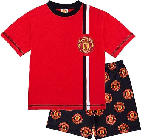 BOYS MAN UTD FOOTBALL PJS - Our boys short pyjamas are perfect for those spring summer months, whether is be lounging around in the house watching the game or a cosy nights sleep. These boys Manchester United Pjs are the ideal outfit to wear whilst watching them on TV. Shark Cakes, Manchester United Merchandise, Kids Haircut, Kids Pyjamas, Boys Pjs, Summer Pajamas, Pyjama Bottoms, Man Utd, Boys Pajamas