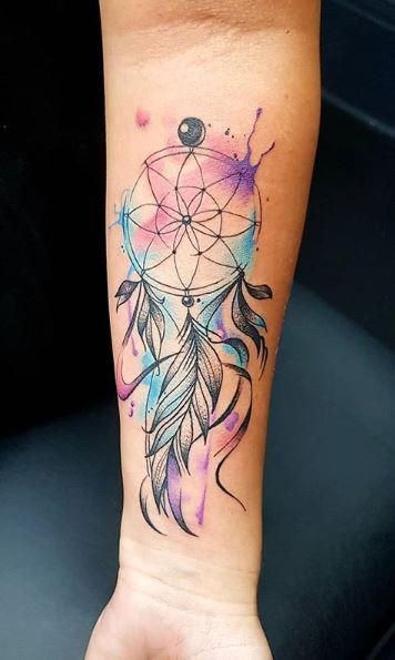 Dream Catcher Tattoo On Forearm, Dream Catcher With Names Tattoo, Phoenix Dream Catcher Tattoo, Dreamcatcher Tattoo Forearm, Tattoo Grandma, Watercolor Dreamcatcher Tattoo, Dreamcatcher Tattoo Meaning, Atrapasueños Tattoo, Dream Catcher Tattoo Small