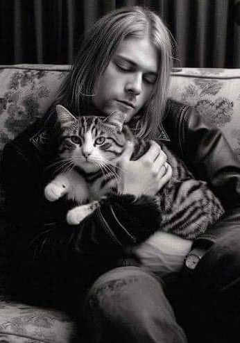 Kurt With Cat, Kurt Cobain With Cat, Curco Vein, Kurt Cobain Photos, Kurt And Courtney, Donald Cobain, Nirvana Kurt Cobain, Nirvana Kurt, Music Images