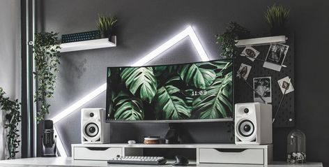 How Gaming Rigs Grew Up to Become Battle Stations Desktop Setup, White Desk, Gaming Room Setup, Gamer Room, Computer Setup, Pc Setup, Game Room Design, Home Office Setup, Office Setup