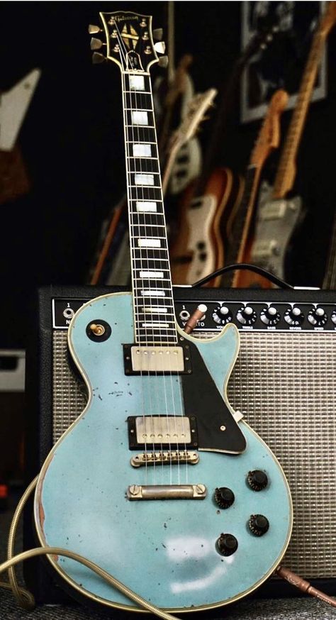 Blue Les Paul, Les Paul Guitar Aesthetic, Les Paul Aesthetic, Vintage Les Paul, Blue Guitar, Gibson Les Paul Custom, Gibson Electric Guitar, Guitar Obsession, Guitar Photos