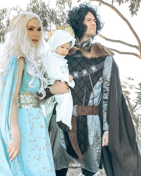 You don't need fire-breathing dragons to make an amazing Game of Thrones Halloween costume—just these tutorials. #halloween #halloweencostumes #gameofthrones #gameofthronescostumes Cersei Costume, Game Of Thrones Halloween Costumes, Daenerys Targaryen Costume Halloween, Halloween Costumes With Baby, Family Halloween Costumes With Baby, Targaryen Costume, Targaryen Dress, Costumes With Baby, Game Of Thrones Halloween