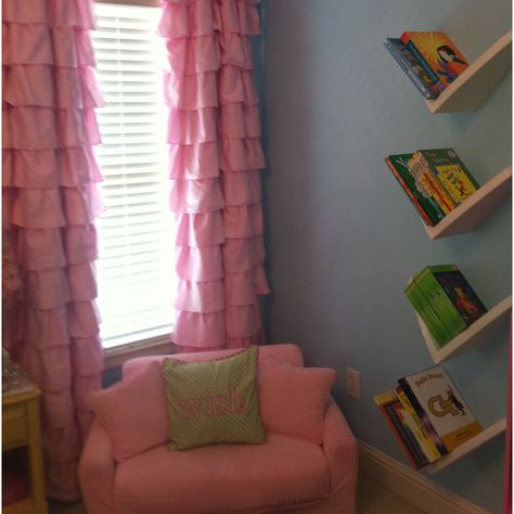 Princess Bedroom - reading nook Princess Reading Nook, Princess Reading, Brooklyn Bedroom, Princess Bedrooms, Autumn Room, Princess Bedroom, Book Rack, Twin Beds, Bedding Ideas