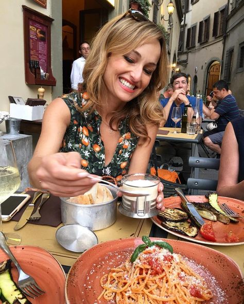 Pin for Later: Treat Yourself With 10 Food Editor Must Haves For July Giada in Italy Season 2 on Food Network Florence Restaurants, Modern Coffee Shop, Florence Italy Travel, Italy Coffee, Recipes Italian, Tomato Bruschetta, Tuscany Travel, Filling Food, Giada De Laurentiis