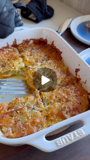 67K likes, 698 comments - hungry.happens on November 9, 2022: "This No Pasta Butternut Squash ‘Lasagna’ is absolute magic. Same recipe as my Zucchini Lasagna Loaf but sub in the winter squash. The flavors are chefs kiss and it’s super simple to make. I really hope you try it! Full recipe is on: HungryHappens.Net Καλή Όρεξη 💙🇬🇷💙". Pasta Butternut Squash, Hungry Happens, Squash Lasagna, Butternut Squash Lasagna, Giraffe Cakes, Eggplant Lasagna, Zucchini Lasagna, Keto Plan, Patties Recipe