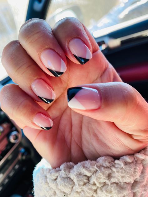 Pink And Black French Tip Nails, Black And White Gel Nails, Black And White French Tip Nails, Nail Two Colors, French Tip Overlay, Black Nail Tips, Black Toe Nails, Biab Nails, Spring Break Nails