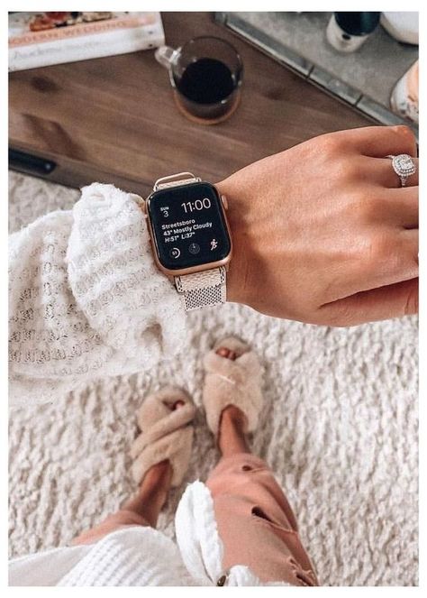 #apple #watch #aestheticapple Vestidos Sport, Apple Watch Bands Fashion, Apple Watch Bands Women, Apple Watch Fashion, Trendy Watches, Ice Watch, Apple Laptop, Apple Watch Accessories, Watch Fashion