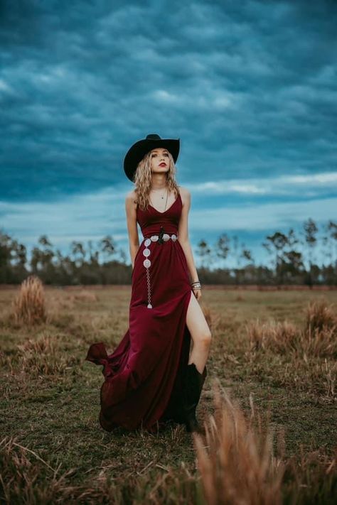 Flowy Cowgirl Dress, Country Wedding Outfits For Women Guest Classy, Country Prom Dresses With Boots Long, Western Prom Looks, Western Shoot Ideas, Prom Dress With Cowboy Boots, Western Prom Dresses Country, Prom Dress With Boots, Western Formal Outfits For Women