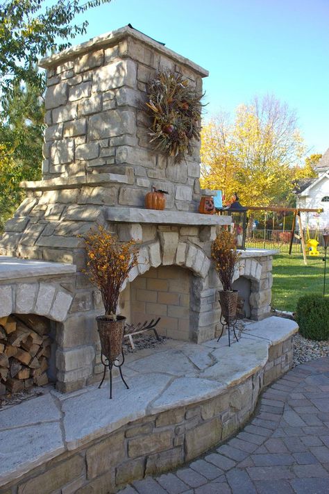 Outdoor Fireplace Plans, Outdoor Stone Fireplaces, Fireplace Patio, Autumn Core, Oven Outdoor, Outside Fireplace, Fireplace Outdoor, Stone Fireplaces, Diy Pizza