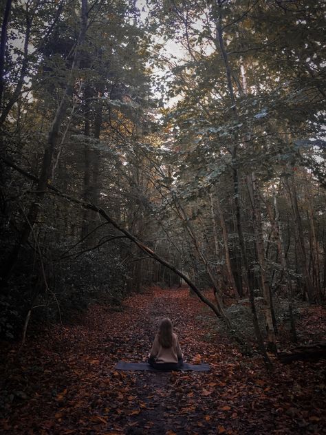 Yoga Forest Photography, Outdoor Yoga Photography, Yoga In The Forest, Forest Bathing Photography, Nature Yoga Photoshoot, Yoga Aesthetic Nature, Meditation Photoshoot, Spiritual Forest, Meditation In Nature