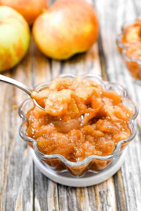 The Easiest Homemade Chunky Applesauce Homemade Chunky Applesauce, Chunky Applesauce Recipe, Chunky Applesauce, Cooking Turkey Bacon, Homemade Bisquick, Applesauce Recipe, Making Donuts, Brunch Items, Apple Sauce Recipes