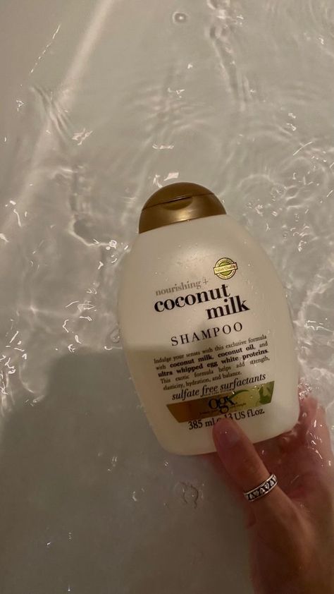 Shampoo Aesthetic, Caramel Aesthetic, Ogx Coconut Milk, Ogx Coconut, Coconut Milk For Hair, Ogx Shampoo, Profumo Victoria Secret, Coconut Milk Shampoo, Coconut Shampoo