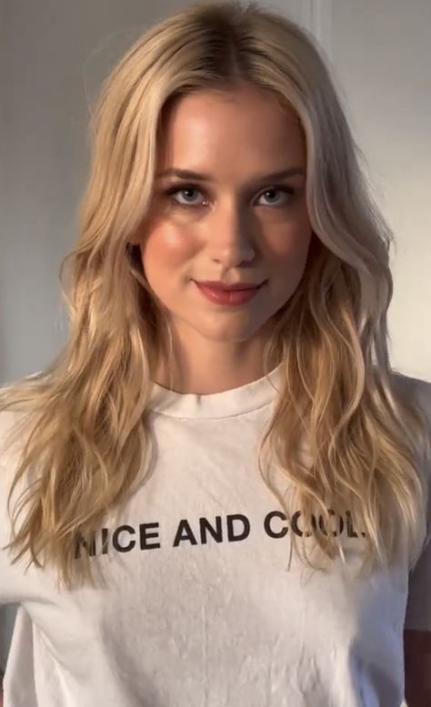 Elizabeth Lail Long Hair, Guinevere Beck, Elizabeth Lail, Haircut And Color, Adriana Lima, Personalities, Queen Elizabeth, Celebrity Crush, Hair And Nails