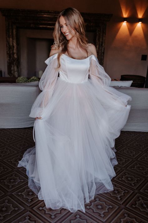 Tulle Skirt Wedding, Wedding Gown Ballgown, Tulle Skirt Wedding Dress, Off Shoulder Ball Gown, Gala Gowns, Satin Corset Top, Bridal Corset, Ballgown Wedding, Galia Lahav