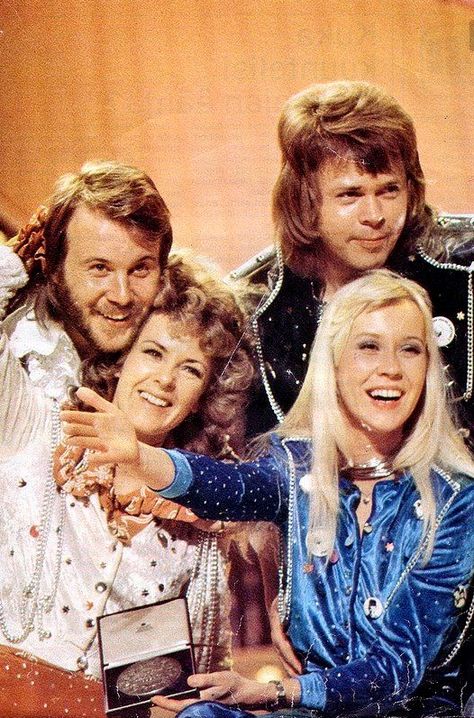 ABBA WINS EUROVISION SONG CONTEST 1974 WITH WATERLOO Waterloo Abba, Eurovision Party, Does Your Mother Know, Frida Abba, Abba Mania, Eurovision Song Contest, Folk Music, Dancing Queen, Great Bands