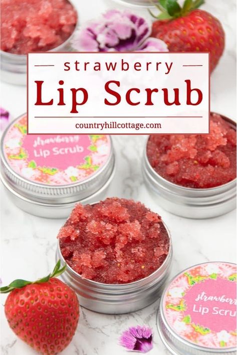 Lip Scrub Without Honey, Lip Scrub Without Coconut Oil, Sugar Scrub For Lips, Scrub For Lips, Strawberry Lip Scrub, Lip Peeling, Honey Lip Scrub, Diy Sugar Scrub Recipe, Lip Scrub Recipe