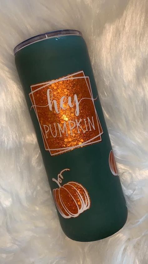 Fall Tumbler Cup Ideas, Highland Cow Tumbler Ideas, Spooky Tumbler Ideas, Fall Cup Ideas, Fall Epoxy Tumbler, Orange Tumbler Ideas, Fall Glitter Tumbler Ideas, Fall Cups Vinyl, Sunflower Tumbler Ideas