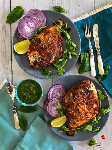 A delicious stuffed and grilled pomfret recipe perfect to go with your chilled glass of beer!! Grilled Pomfret Recipe, Pomfret Recipe, Red Chutney, Chutney Chicken, Grill Salmon, Tandoori Marinade, Grilled Fish Tacos, Sea Foods, Grilled Chicken Tacos