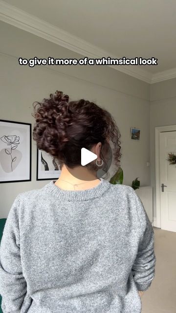 How To Tie Up Short Curly Hair, How To Tie Curly Hair, Curly Hair Tied Up, Crazy Curly Hair, Lazy Hairstyles, Curly Hair Updo, Curly Girl Method, Wavy Curly Hair, Beauty Parlor