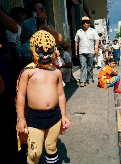 Nan Goldin Photography, Nobuyoshi Araki, Mexican Wrestler, Collage Des Photos, Nan Goldin, Merida Mexico, Diane Arbus, Plakat Design, Paris Photo