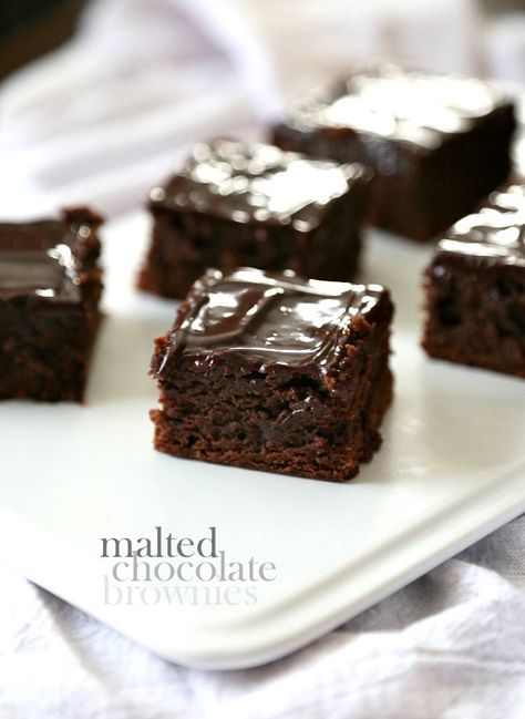 These Malted Chocolate Brownies are so super chewy and delicious! The last brownie recipe you’ll ever need! Brownies With Frosting, Cookies And Cups, Blondies Recipe, Malted Milk, Dark Chocolate Cakes, Best Brownies, Brownie Cookies, Baking Sweets, Chocolate Brownies