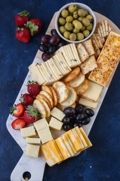 Making a Cheese Board for Easy Entertaining Cheese Board Easy, Charcuterie Inspiration, Charcuterie Cheese, Easy Cheese, Party Food Platters, Charcuterie And Cheese Board, Charcuterie Recipes, Celebration Ideas, Easy Entertaining