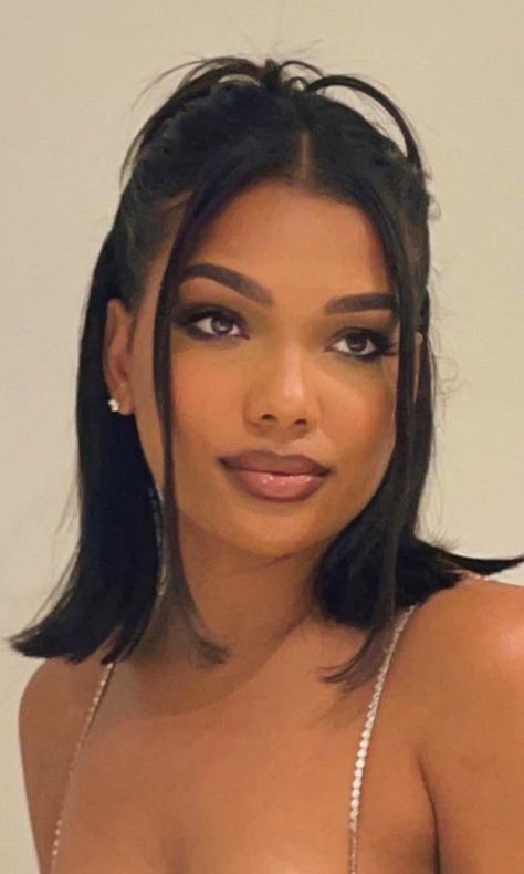 Sister Sister Hairstyles, Straight Hairstyles Curls, Hairstyles For Shoulder Length Straight Hair, Straight Long Bob Hairstyles, Low Heat Hairstyles, Formal Updo Black Women, Selfie Angles For Round Face, Haircut Inspiration Shoulder Length, Formal Hairstyles Natural Hair