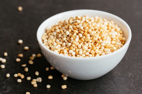 Puffed Quinoa Recipe: 4 Ways to Use Puffed Quinoa How To Puff Quinoa, Quinoa Puffs, Homemade Chocolate Bark, Quinoa Granola, Puffed Rice Cereal, Fodmap Breakfast, Crispy Quinoa, Homemade Cereal, Puffed Quinoa