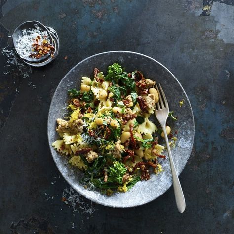 Farfalle with Sausage, Broccoli rabe, and White Beans | Recipes | WW USA Sausage And Broccoli Rabe, Broccoli Healthy, Sausage And Broccoli, Sausage Broccoli, Chinese Broccoli, White Bean Recipes, Ww Recipe, Beans Recipes, Lean Chicken