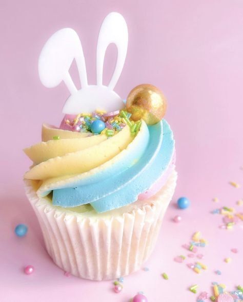 Diy Easter Treats, Charm Cake, Acrylic Bunny, Easter Cake Toppers, Bunny Cupcake, Easter Bunny Cupcakes, Bunny Cupcakes, Cupcake Cake Designs, Cupcakes Decorados