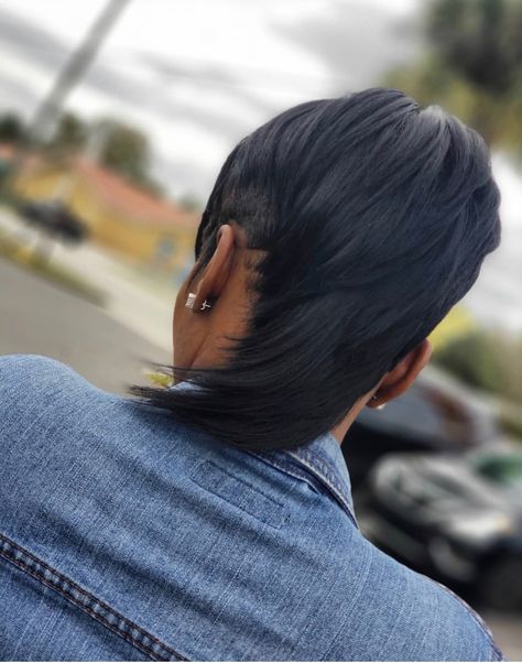 Mullet Weave, Kelly Cut Quick Weave, Quick Weave Mullet, Kelly Cut Hairstyle Black Women, Mohawk Quick Weave Hairstyles, Black Women Mullet Hairstyles, Mullet With Shaved Sides, Short Hair Mohawk, Short Weave Hairstyles