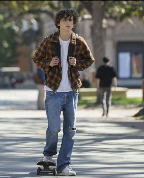 Skater Boy Outfits, Skateboard Style, Indie Boy, Skater Boys, Guy Fits, Sneaker Trend, Timmy T, Streetwear Mode, Look Retro