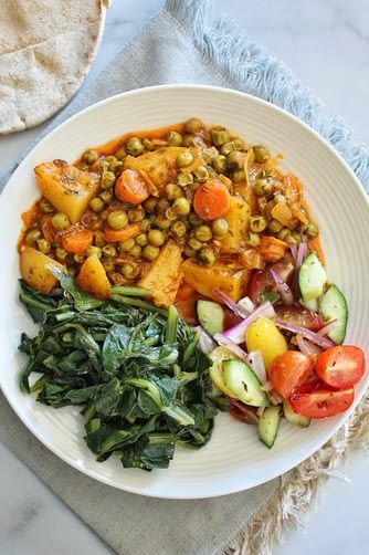 Stew Peas, Vegan Greek, Potato Stew, Stewed Potatoes, Carrots And Potatoes, Greek Dishes, Lifestyle Habits, Canned Tomato Sauce, Greek Style