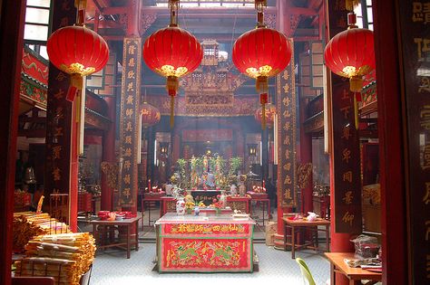 Chinese temple by msdstefan, via Flickr Chinese Temple Interior, Temple Interior, China Temple, Traditional Architect, Interior Concept Art, Pagoda Temple, Chinese Temple, Chinese Festival, Asian Architecture