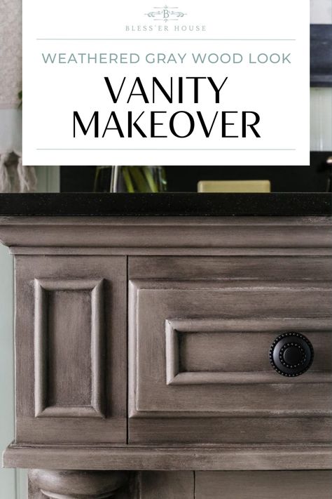 A vanity gets a weathered gray wood look using just chalk paint and wax. Looks so much like real weathered wood in less time with less mess! Cheap Vanity, Vanity Makeover, Gray Chalk Paint, Painted Vanity, Bathroom Paint, Wood Bath, Interior Decorating Tips, Budget Home Decorating, Hall Bathroom