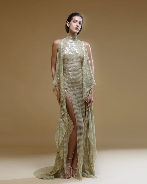 Beatrice — Elio Abou Fayssal Fantasy Ball, Concert Style, Minimal Wedding Dress, Star Wars Fashion, Futuristic Fashion, Beirut, Fantasy Fashion, Flowy Dress, White Fashion