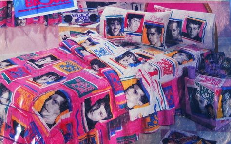 Your room was DECKED. OUT. You had full-on NKOTB bedding: bedsheets, comforter, pillowcases, shams... Childhood Days, 90s Childhood, New Kids On The Block, Oldies But Goodies, Kids On The Block, 90s Nostalgia, 90s Kids, Best Memories, Me Time