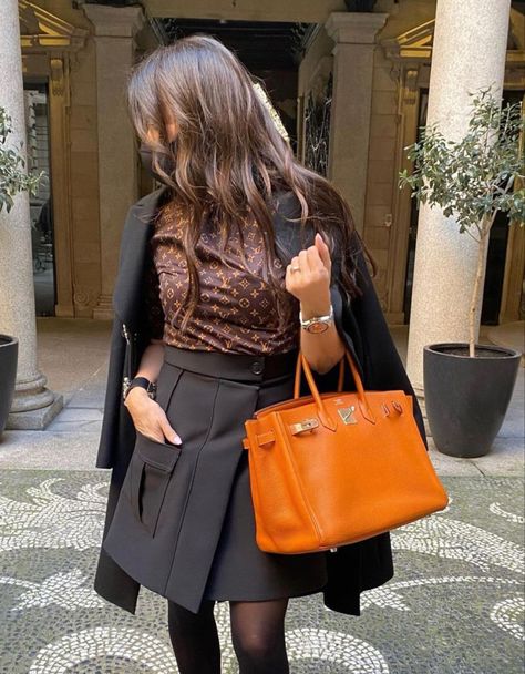 Orange Bag Aesthetic, Class Outfits, Luxury Lifestyle Women, Classy Couple, Classic Style Outfits, Rich Girl Lifestyle, Bag Aesthetic, Jolie Photo, Orange Bag