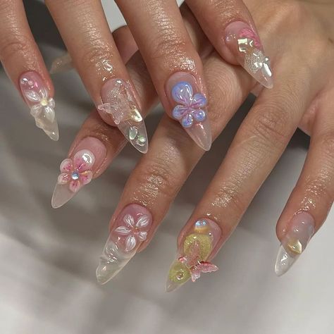 Florals? For spring? Groundbreaking.🌸🌺🌼 Do you like these 3D flower nail? I am loving them, some of them literally look like real flowers are pasted on the nails😩 Summer Flower Nails, Acrylic Nails Y2k, Y2k Nail, Nails Jewelry, Nails Hand Painted, Nagel Design, Nails Y2k, 3d Flower Nails, Custom Press On Nails