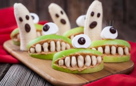 13 Easter Treats for Kids and Families | ParentMap Snack Halloween, Homemade Halloween Treats, Natural Desserts, Healthy Halloween Food, Monster Treats, Halloween Snacks For Kids, Halloween Apples, Dessert Halloween, Postres Halloween