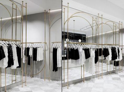 Clothing Store Interior, Clothing Store Design, Store Design Boutique, Boutique Decor, Store Interiors, Shop Fittings, Alice Mccall, Showroom Design, غرفة ملابس