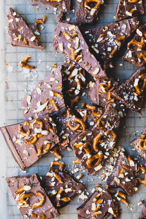 Dark and Milk chocolate Salted Candy Bark - Foodness Gracious Chocolate Pretzel Bark, Pretzel Candy, Pretzel Bark, Dark Chocolate Bark, Chocolate Peppermint Bark, White Chocolate Truffles, Candy Bark, Milk Chocolate Candy, Dessert Bites