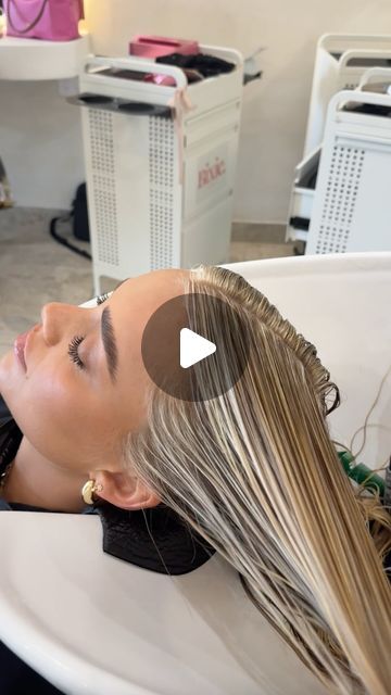 SHERRI KNOBEL // BIXIE BLONDES & BALAYAGE SYDNEY on Instagram: "⭐️ TONING TIP >> Sometimes I’ll tone down the sides of the hairline but leave the top section of the hairline untoned for that extra pop.   Its really about personalising to suit your clients hair/vibes, so be as creative as you like.   #hairlines #hairlineperfection #scandihairline #shadeseq #redkenaustralia" Scandi Hairline, Short Styles, Blonde Balayage, Balayage, The Top, Sydney, Short Hair Styles, Blonde, Hair Styles