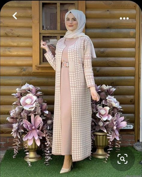 Stylish Frocks, Winter Long Jacket, Long Coat For Women, Muslimah Fashion Casual, Hijabista Fashion, Hijab Abaya, Stile Hijab, Modest Dresses Fashion, Modern Hijab Fashion