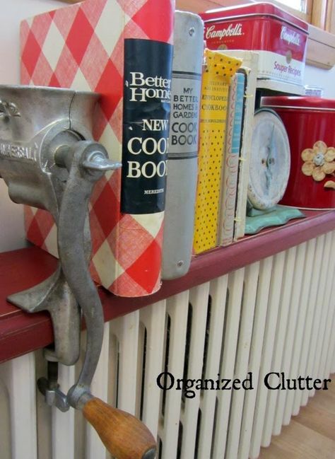 Kitchen Clutter Organization, Small Traditional Kitchen, Cookbook Display, Farmhouse Kitchen Makeover, Clutter Kitchen, Kitchen Credenza, Kitchen Dining Room Combo, Organized Clutter, Kitchen Updates