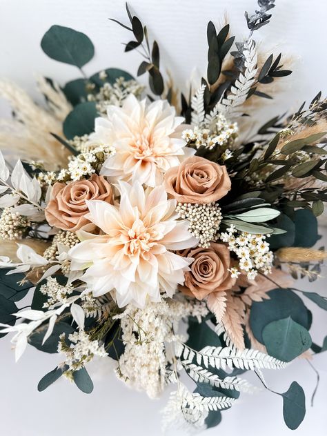 Blush bridal bouquet