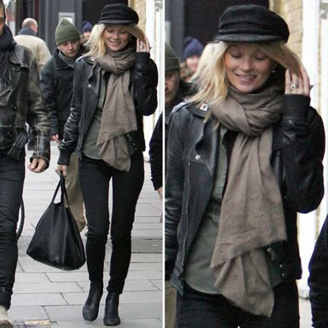 kate moss - style off the runway Baker Boy Hat Outfit, Kate Moss Outfit, Greek Fisherman Hat, Kate Moss Style, Person Of The Year, Walking Outfits, Baker Boy Hat, Hat Outfit, Baker Boy