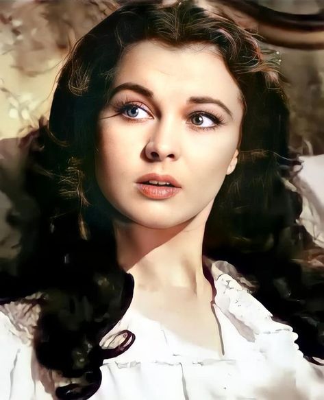 Vivien Leigh Hair, Vivian Leigh, Scarlett O'hara, Classic Hollywood Glamour, John Wilson, Vivien Leigh, Vintage Black Glamour, Old Hollywood Stars, Classic Actresses