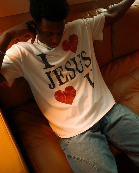 I ❤️ JESUS ♥️ YOU USE THE DISCOUNT CODE SAVE10 AND GET 10% OFF! #JesusSaves #ChristianFaith #ChristianClothing #FaithOverFear #BibleVerses #FaithBasedFashion #ChristianApparel Shine Jesus Shine, Jesus Merch, Bible Aesthetic, Aesthetic Types, Christian Merch, Church Graphics, A Love So Beautiful, Jesus Lives, Christian Apparel