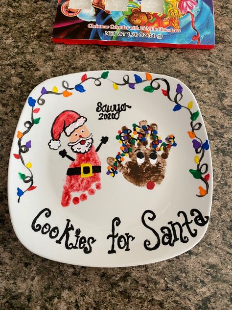 Christmas Footprint Plate Diy, Diy Christmas Platter Gift Ideas, Personalized Santa Cookie Plate, Handprint Santa Cookie Plate, Toddler Christmas Plate Crafts, Baby Print Christmas Plate, Diy Santa Plate Kids, Baby Santa Cookie Plate, Christmas Diy Plate